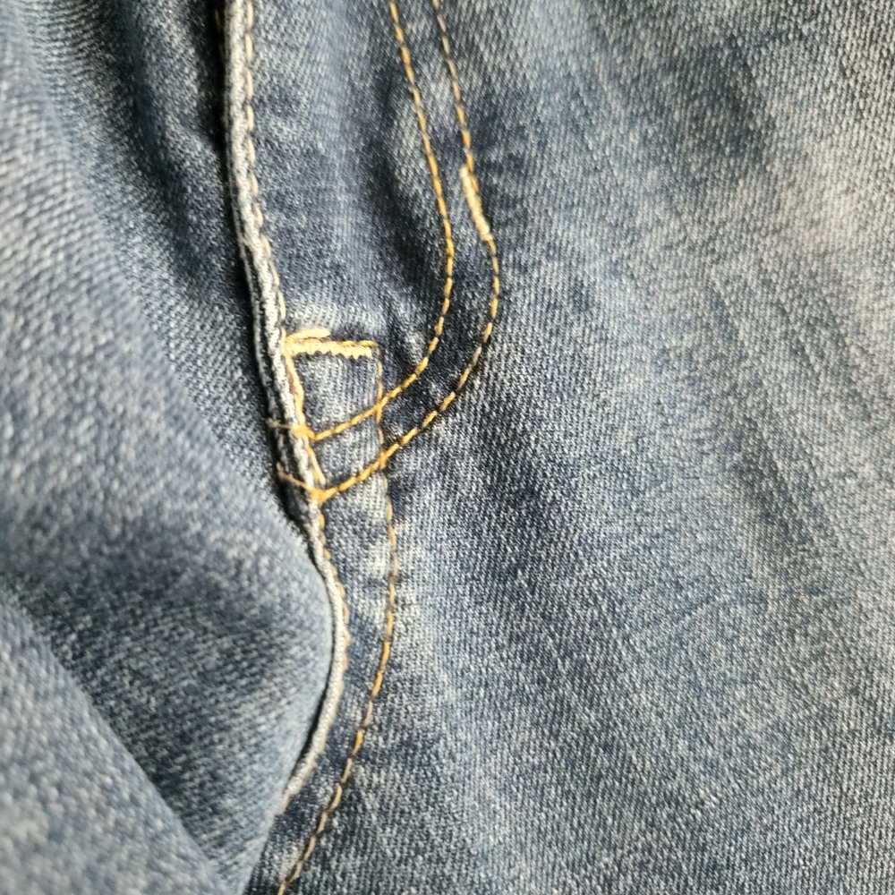 Izod Relaxed Fit Denim Jeans - Picture 9 of 15